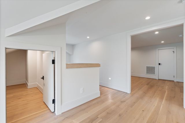 2400 Oakland Ave, Nashville, TN 37212