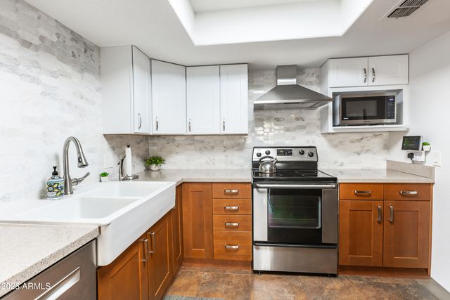 7830 E CAMELBACK Road 102, Scottsdale, AZ 85251
