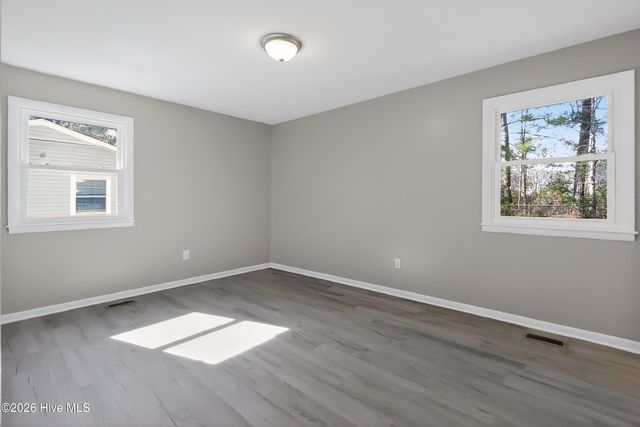 309 Lakewood Drive, Jacksonville, NC 28546