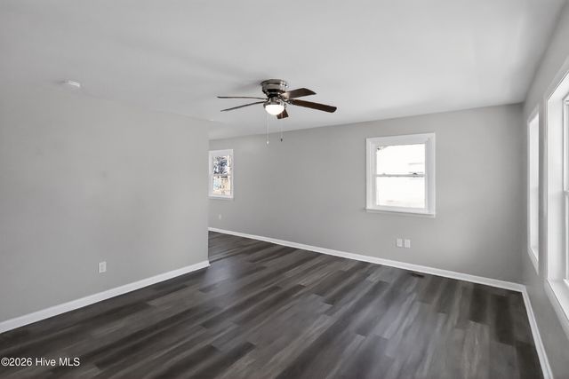 309 Lakewood Drive, Jacksonville, NC 28546