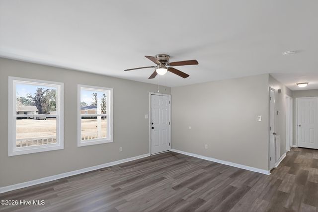 309 Lakewood Drive, Jacksonville, NC 28546