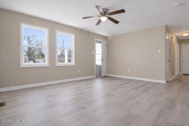 309 Lakewood Drive, Jacksonville, NC 28546