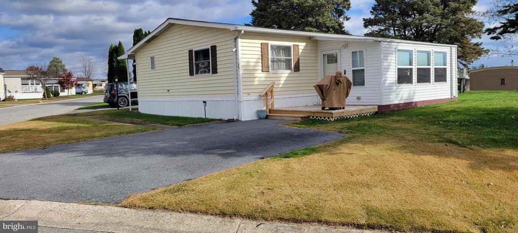 35 RIDGEWOOD MNR, Manheim, PA 17545