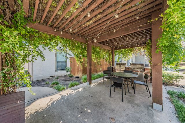 5816 Birchbrook Drive 124, Dallas, TX 75206