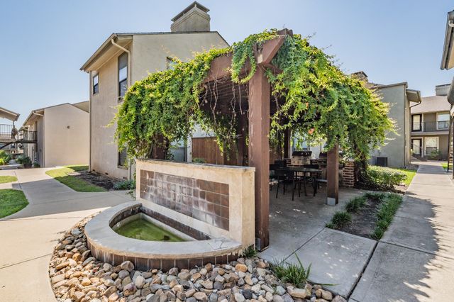 5816 Birchbrook Drive 124, Dallas, TX 75206