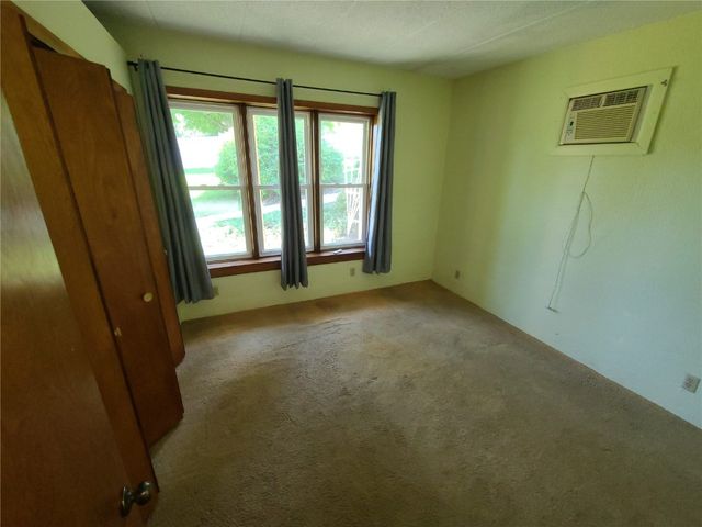 606 11th Avenue, Vinton, IA 52349