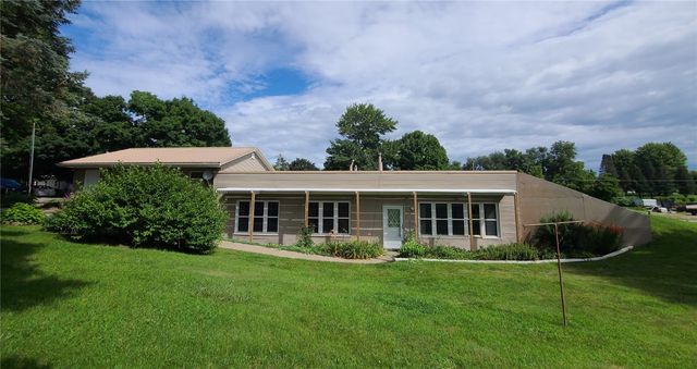 606 11th Avenue, Vinton, IA 52349