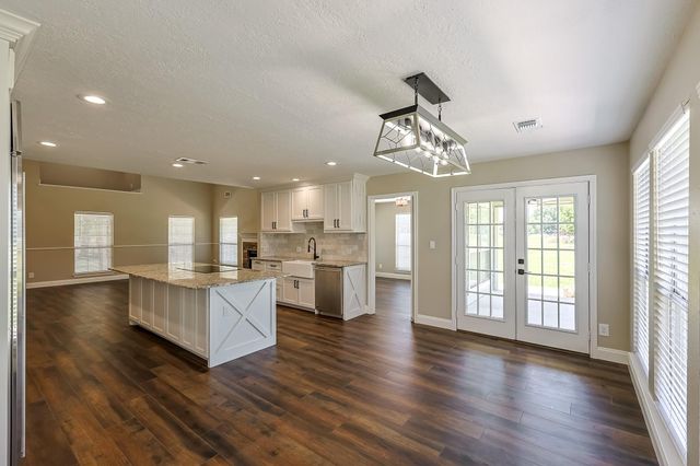 1066 Tafelski Road, New Waverly, TX 77358
