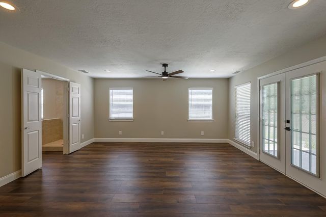 1066 Tafelski Road, New Waverly, TX 77358