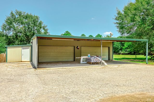 1066 Tafelski Road, New Waverly, TX 77358