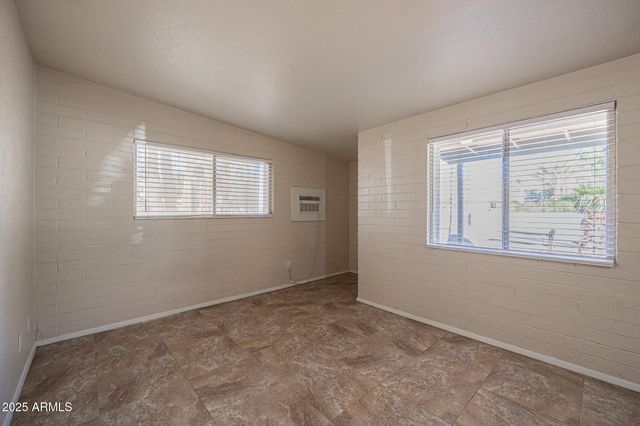 903 S KENWOOD Circle 1, Tempe, AZ 85281