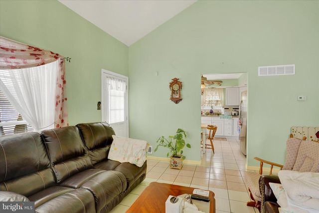 63 MARPLE DR, Philadelphia, PA 19115