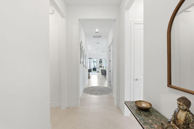 10550 Northbrook Circle, Palm Beach Gardens, FL 33412