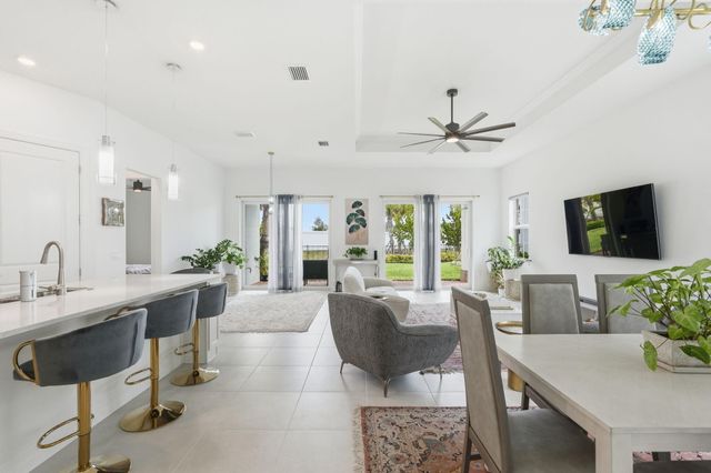 10550 Northbrook Circle, Palm Beach Gardens, FL 33412