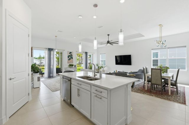 10550 Northbrook Circle, Palm Beach Gardens, FL 33412