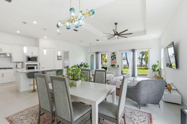 10550 Northbrook Circle, Palm Beach Gardens, FL 33412