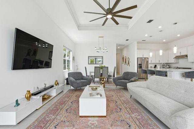 10550 Northbrook Circle, Palm Beach Gardens, FL 33412