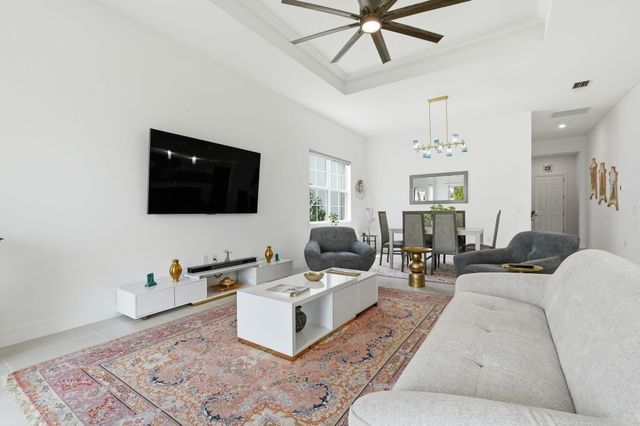 10550 Northbrook Circle, Palm Beach Gardens, FL 33412