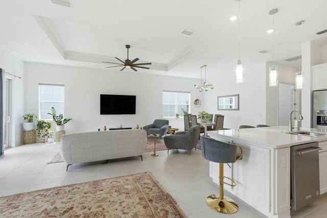 10550 Northbrook Circle, Palm Beach Gardens, FL 33412