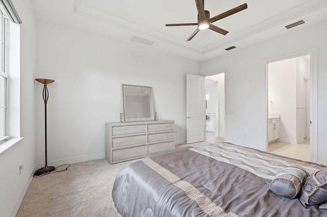 10550 Northbrook Circle, Palm Beach Gardens, FL 33412