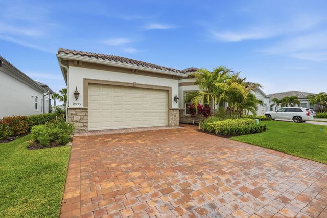 10550 Northbrook Circle, Palm Beach Gardens, FL 33412