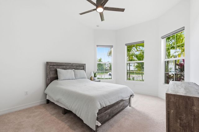 10550 Northbrook Circle, Palm Beach Gardens, FL 33412