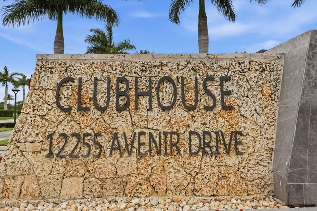 10550 Northbrook Circle, Palm Beach Gardens, FL 33412