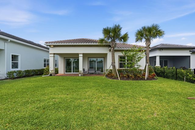 10550 Northbrook Circle, Palm Beach Gardens, FL 33412