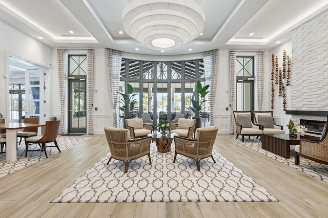 10550 Northbrook Circle, Palm Beach Gardens, FL 33412