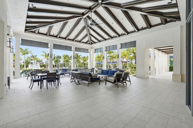 10550 Northbrook Circle, Palm Beach Gardens, FL 33412