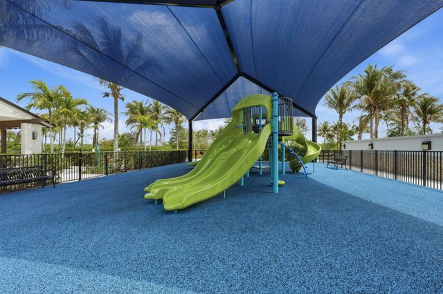 10550 Northbrook Circle, Palm Beach Gardens, FL 33412