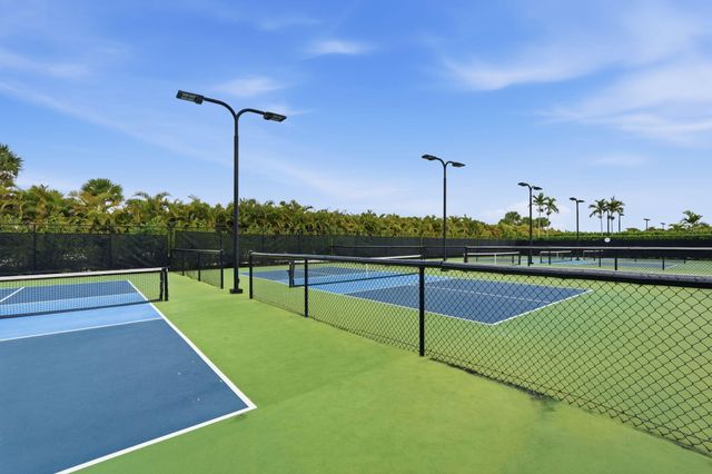 10550 Northbrook Circle, Palm Beach Gardens, FL 33412