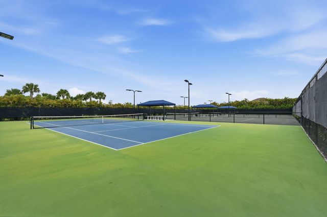 10550 Northbrook Circle, Palm Beach Gardens, FL 33412