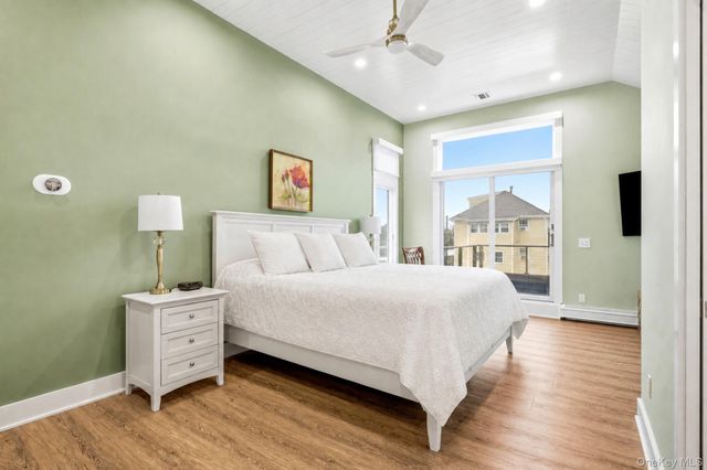 905 S 6th Street, Lindenhurst, NY 11757