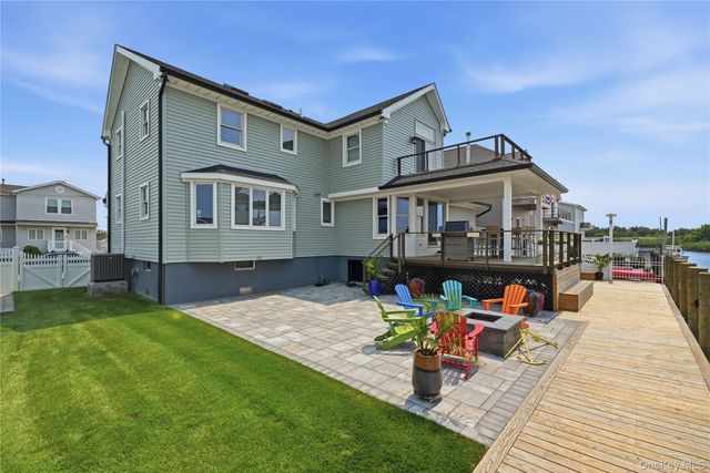 905 S 6th Street, Lindenhurst, NY 11757