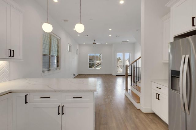 1526 Chestnut Street, Houston, TX 77009