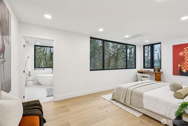 15415 NE 103rd Way, Redmond, WA 98052