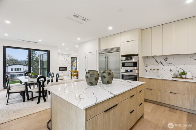 15415 NE 103rd Way, Redmond, WA 98052
