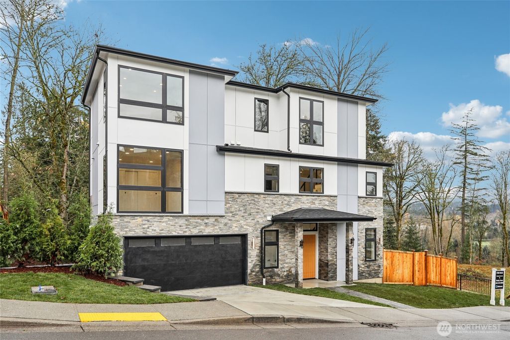 15415 NE 103rd Way, Redmond, WA 98052