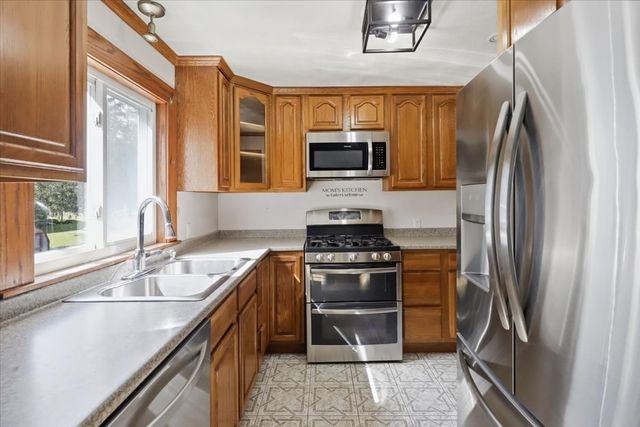 770 Old Warren Rd, Swansea, MA 02777