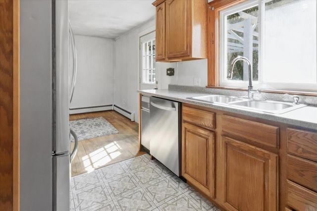 770 Old Warren Rd, Swansea, MA 02777