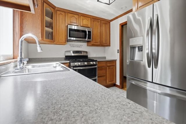 770 Old Warren Rd, Swansea, MA 02777
