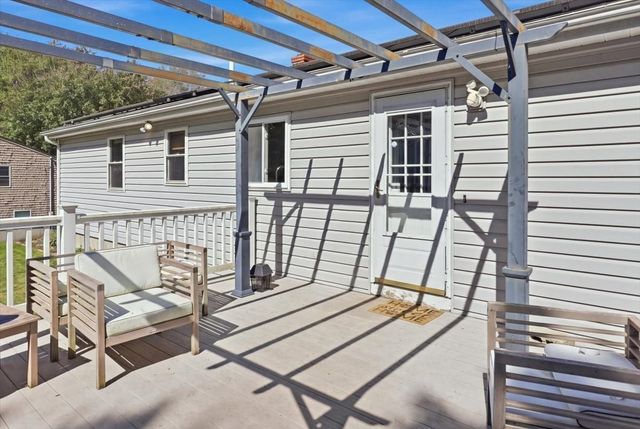 770 Old Warren Rd, Swansea, MA 02777