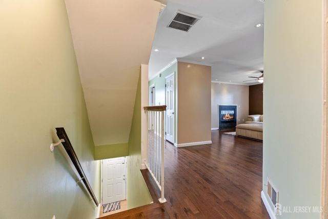 2 Guisborough Way, Edison, NJ 08820