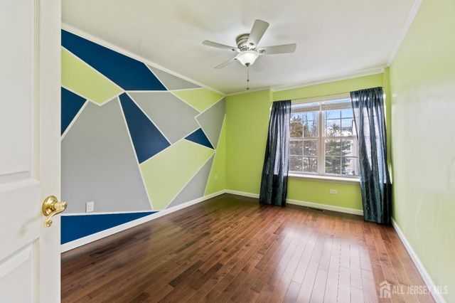 2 Guisborough Way, Edison, NJ 08820