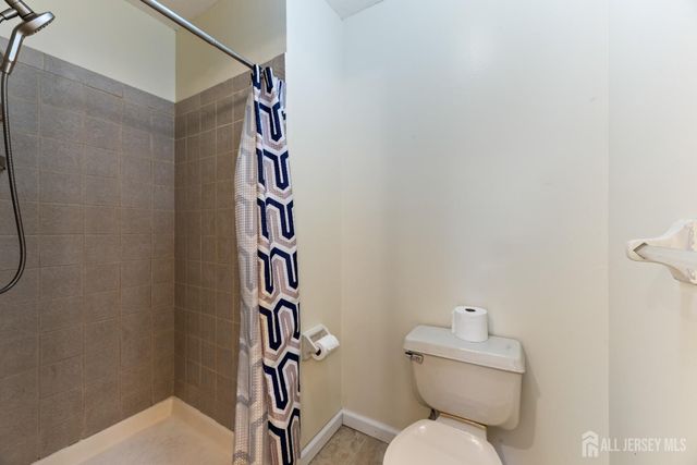 2 Guisborough Way, Edison, NJ 08820