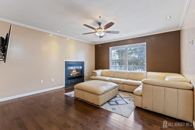 2 Guisborough Way, Edison, NJ 08820