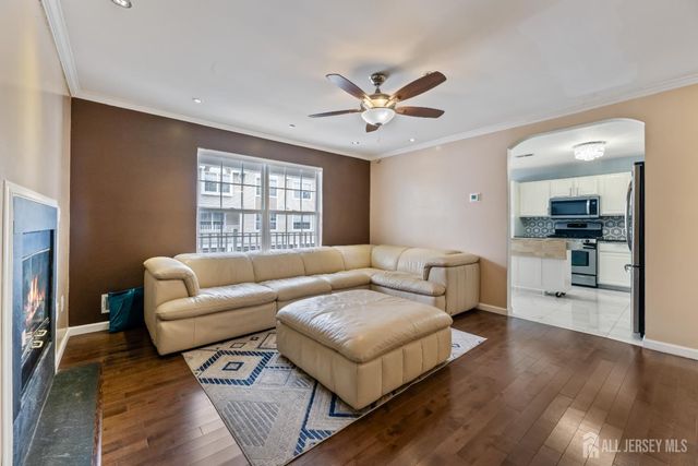 2 Guisborough Way, Edison, NJ 08820