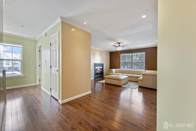 2 Guisborough Way, Edison, NJ 08820