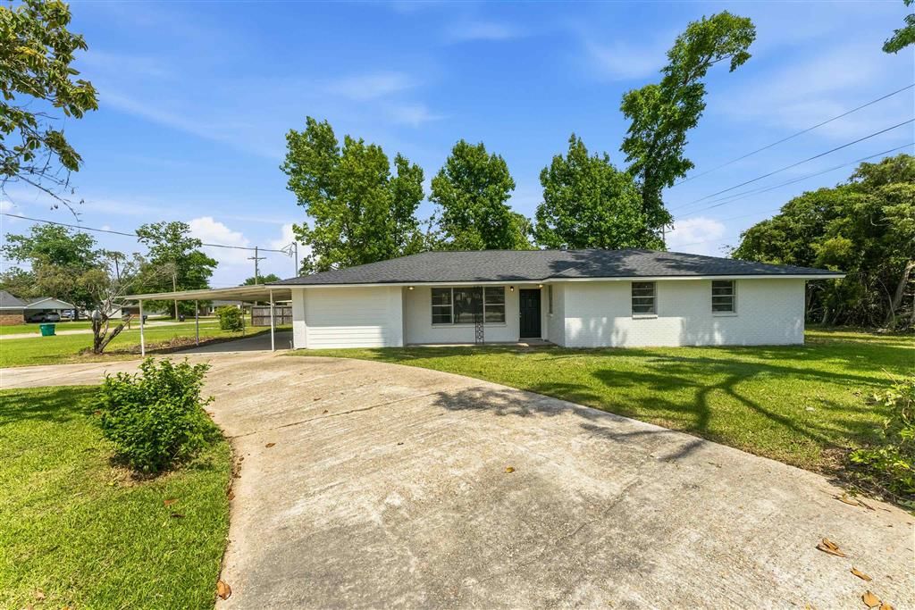 1401 Forest Lane, Sulphur, LA 70663